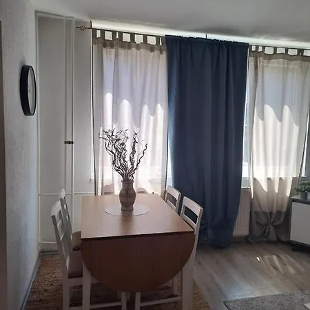 Ferienwohnung Enjoy Traveling Tuzla Exterior foto