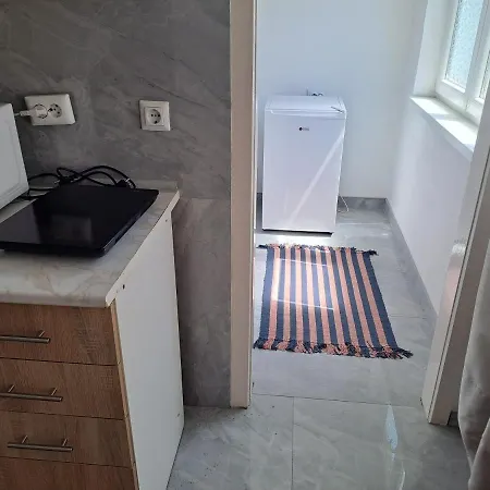 Ferienwohnung Enjoy Traveling Tuzla Exterior foto